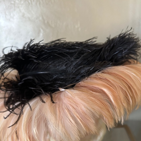 OPULENT 1940s' BLACK STRAW OPEN CROWN  HAT + SALMON & BLACK COLOR FEATHERS - Picture 7 of 11
